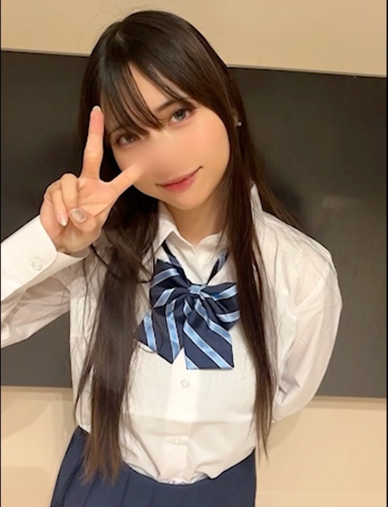 FC2-PPV-4713690 [Uncensored] Her baby face is crazy! Her cute face with big round eyes is covered in a lot of cum! Contrary to her innocent appearance, she loves naughty things! Facial and creampie ⤴ *Bonus HD